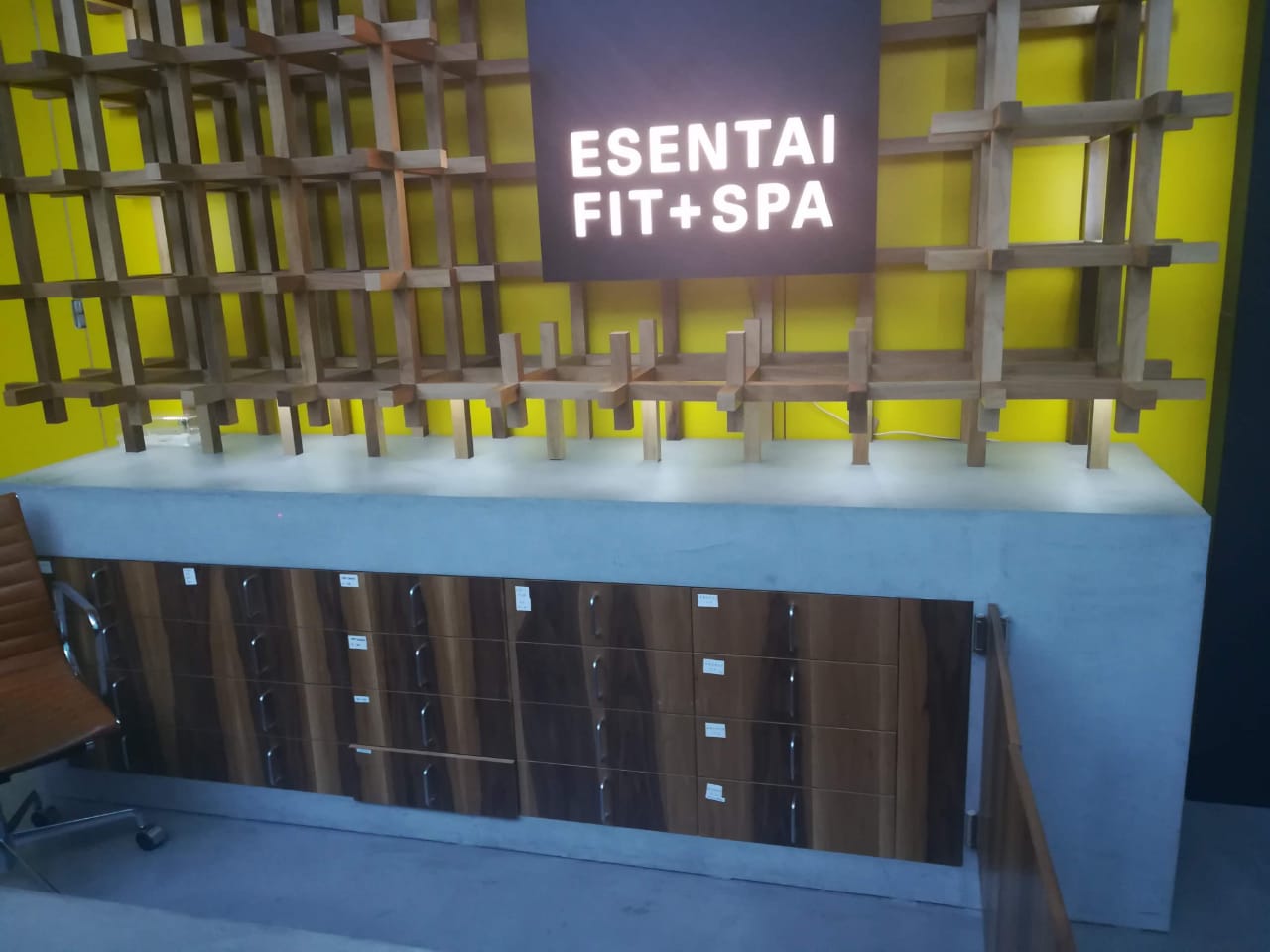 Полиуретановое матовое напольное покрытие Esentai Fit+Spa